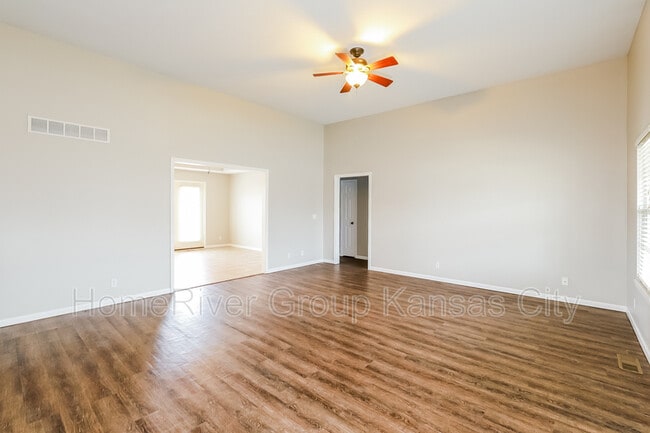 Building Photo - 3806 Lexington Ct