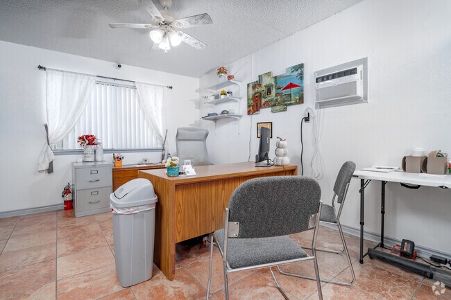 Oficina de arrendamiento - Devine Place Apartments