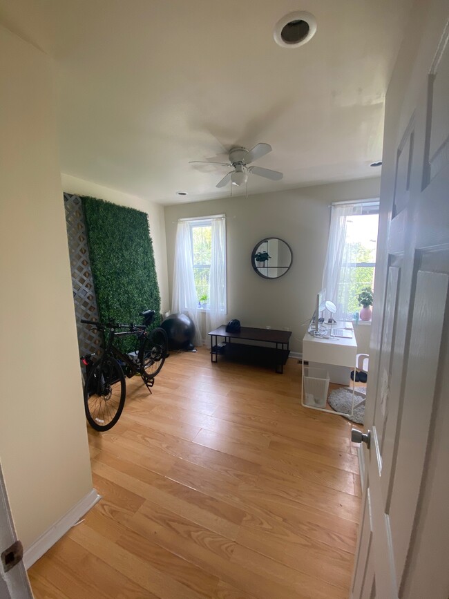 Foto del edificio - 2221 N 21st St