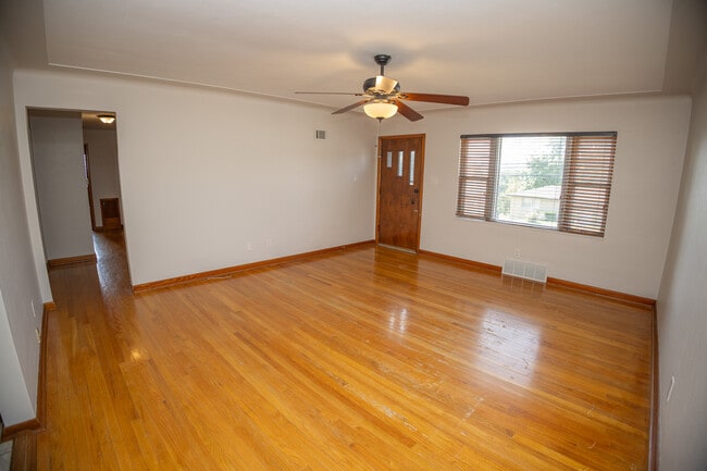 Building Photo - 1706 Stadium Blvd