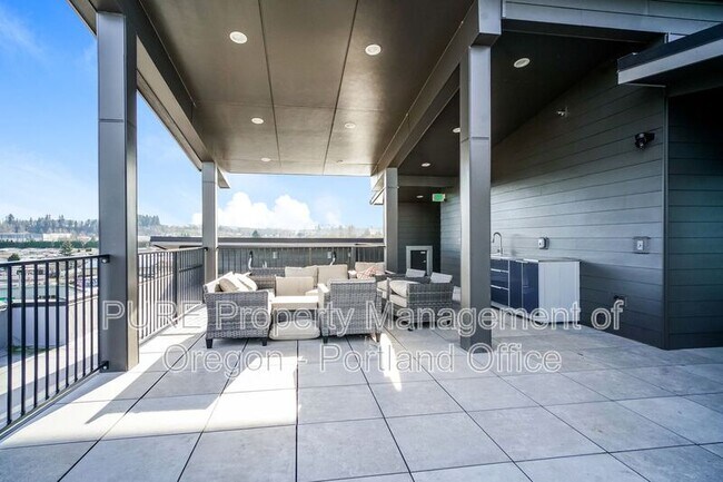 Building Photo - 22025 NE Halsey St