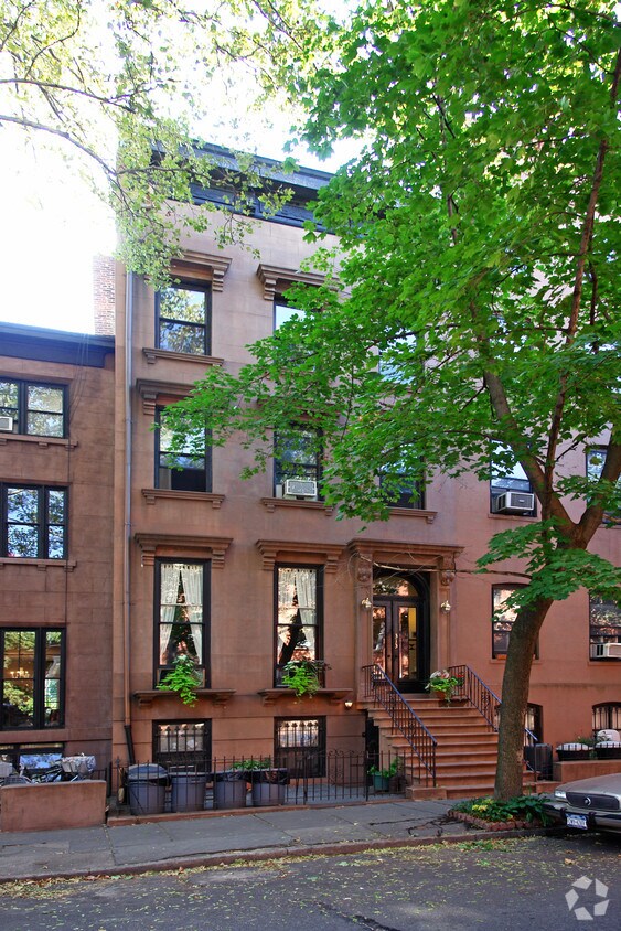 Primary Photo - 313 Clinton St