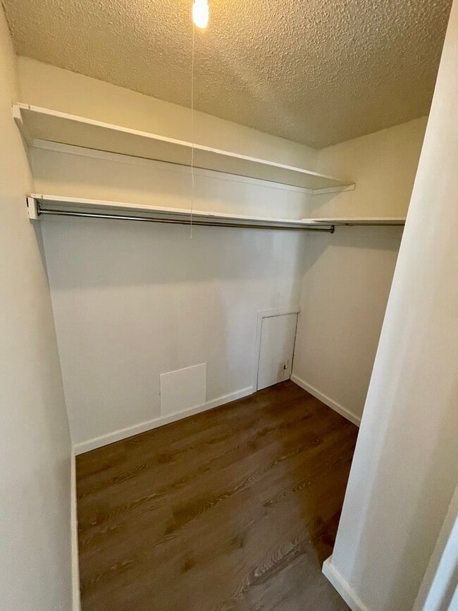 Building Photo - 1340 4th Ave SW