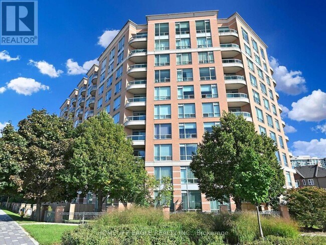 Photo du bâtiment - 745-745 New Westminster Dr