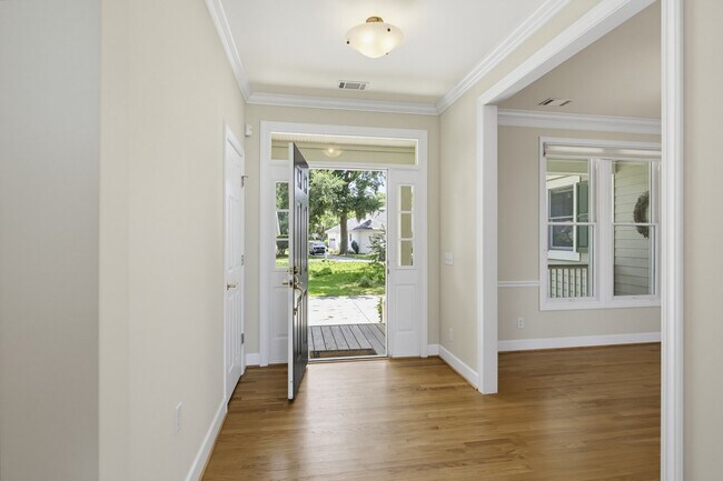 Building Photo - 371 Cottage Farm Dr