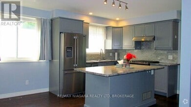 Building Photo - 8110 Paddock Trail Dr
