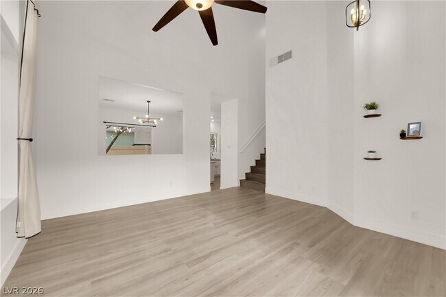 Foto del edificio - 1529 Tillman Falls Ave