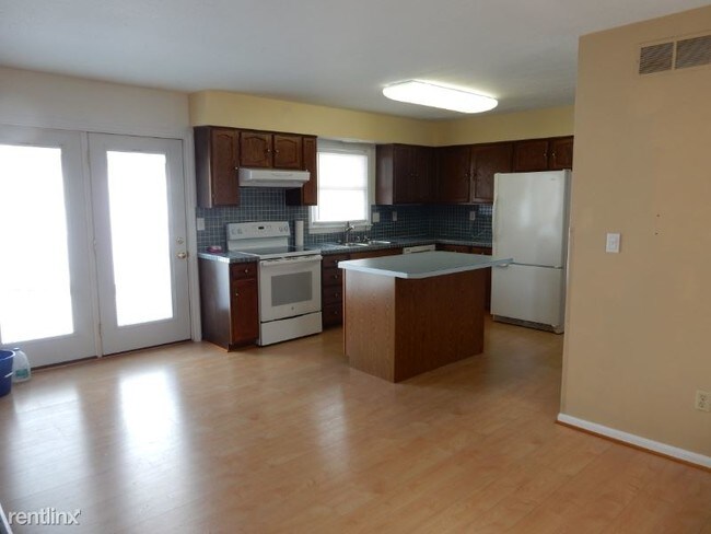Building Photo - 3 br, 2 bath House - 3171 Dewey Drive