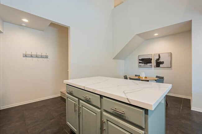Building Photo - 7829 PHX  Modern 3 story | 3 Bed - 3 En Su...