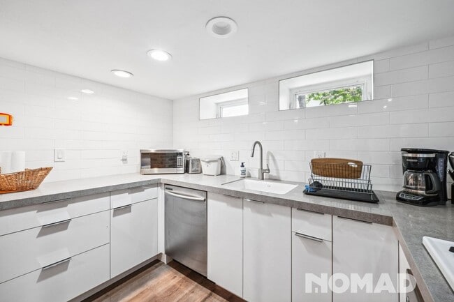 Foto del edificio - 4885 Stuart St