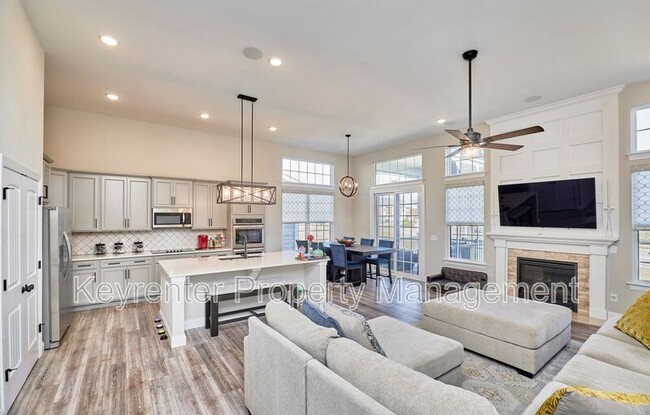 Building Photo - 2453 Grover Ridge Dr
