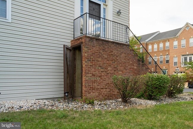 Building Photo - 43139 Royal Fern Terrace