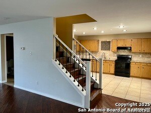 Foto del edificio - 15418 Walnut Creek Dr