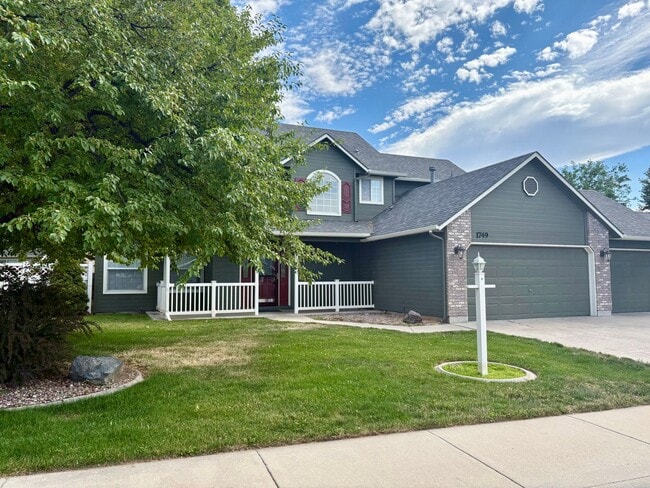 Building Photo - Beautiful 4-Bedroom Meridian Home with 4-Car Garage & Prime Location