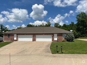 Building Photo - 2644-2646 Travelers Way