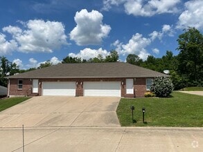 Building Photo - 2644-2646 Travelers Way