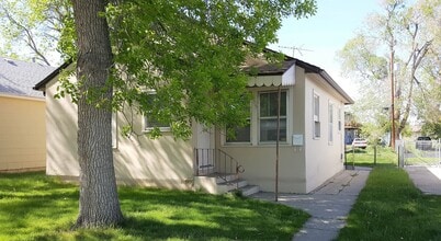 Building Photo - 605 E 6th St