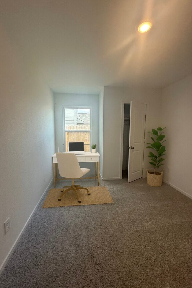 Building Photo - 1710 Green Warbler Ln