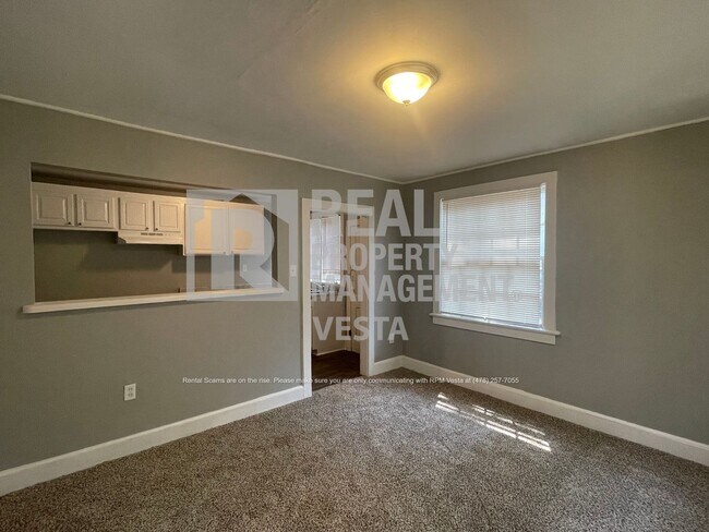 Building Photo - Four Bedroom Home in West Macon