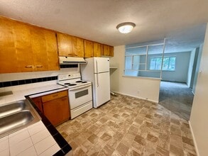 Building Photo - 1079-1083 Winona Dr