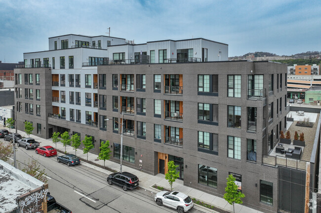 Building Photo - Forte Condo's