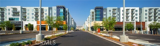 Foto principal - 19535 Nordhoff St
