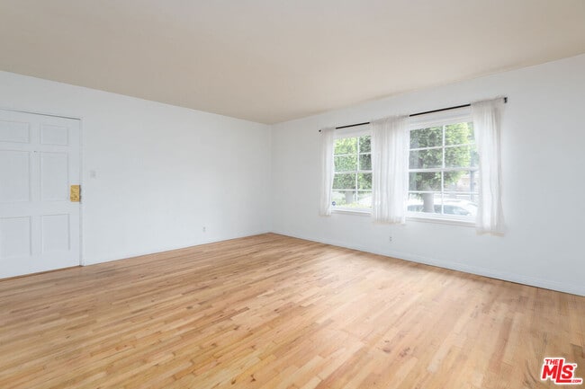 Building Photo - 1133 26th St