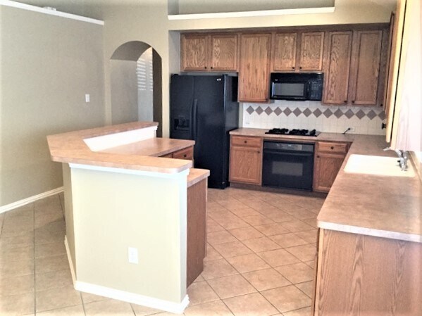 Building Photo - 5629 Sundance Dr