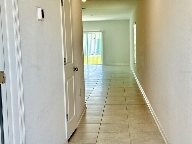 Foto del edificio - 4006 Ambrose Ave