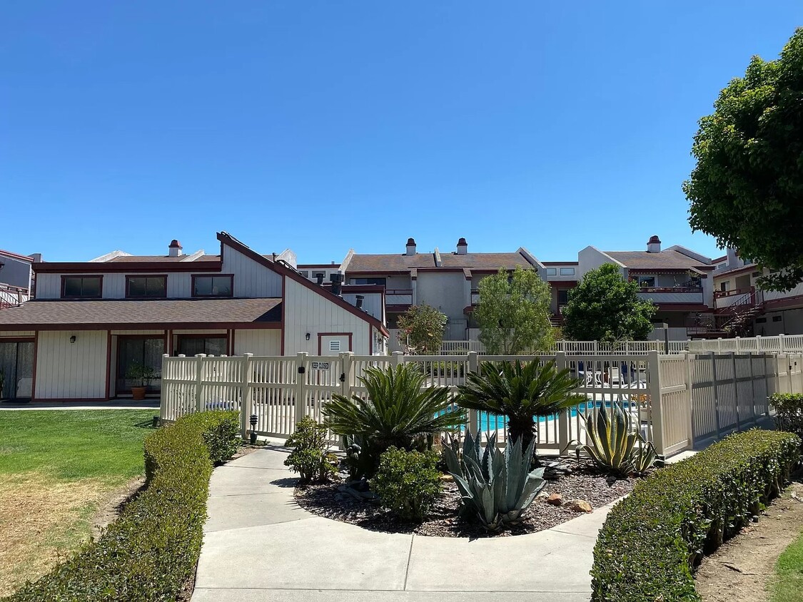 Primary Photo - 946 West 220th Street, Unit 214