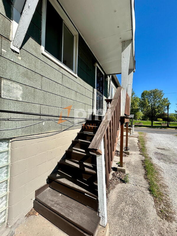 Foto del edificio - 240 Douglas St 1st Floor Front