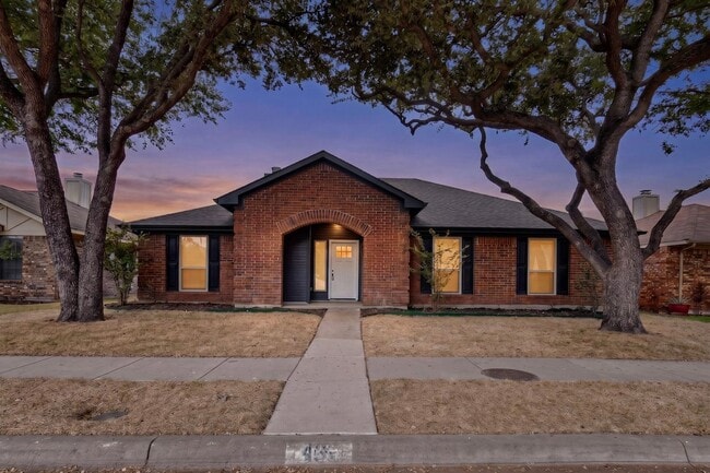 Photo - 405 Phillips Dr- House