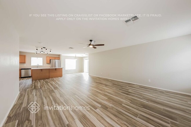 Building Photo - 12845 W Myer Ln