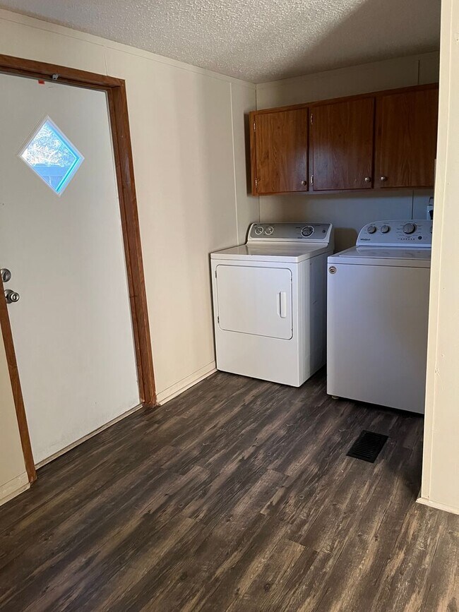 Building Photo - Call the Lexington office at 803-359-0793