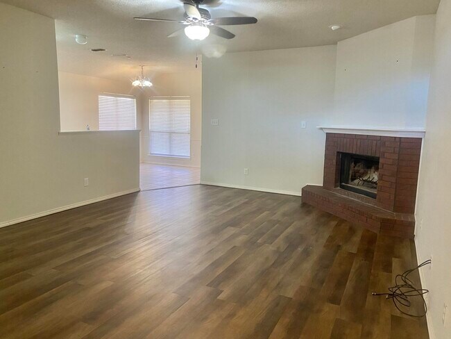 Foto del edificio - 508 N Juneau Ave