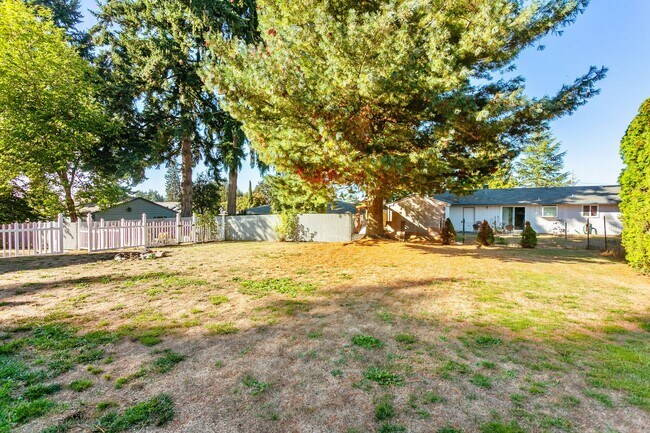 Building Photo - 2bd 2ba luxury duplex