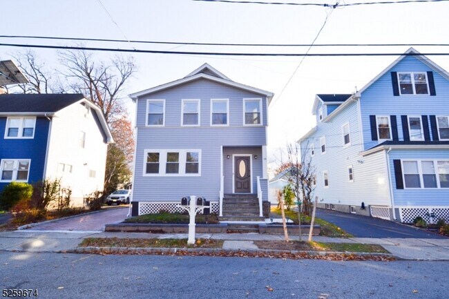 Building Photo - 39 Howe Ave