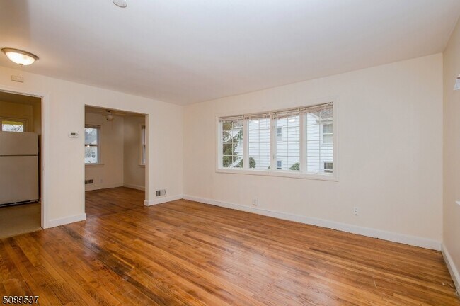 Building Photo - 41 Amboy Ave