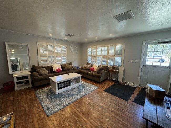 Building Photo - 37 Tarinelli Cir