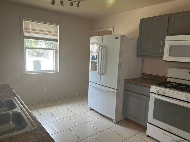 Foto del edificio - 6072 Wilton Dr