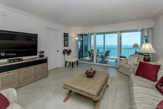 Building Photo - 840  Ocean Dr 203 Juno Beach Fl 33408