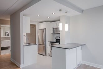 Building Photo - Les Appartements St Lambert