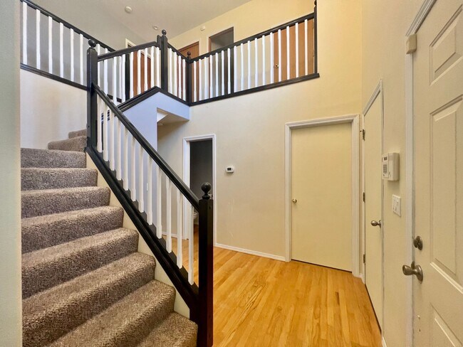 Foto del edificio - FANTASTIC POWELL BUTTE HOME!! GREAT LAYOUT...