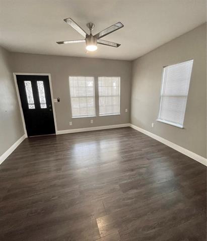 Building Photo - 908 W Waggoman St