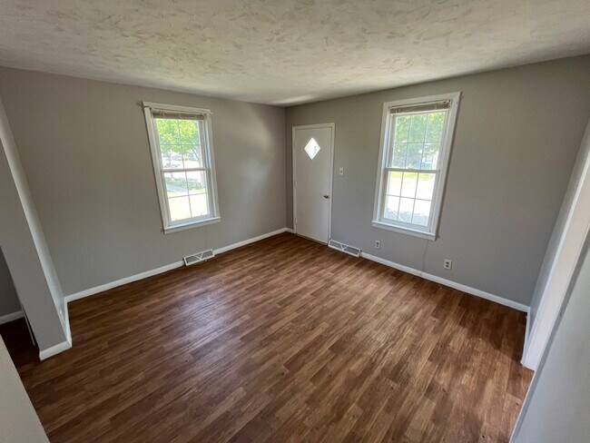 Living Room - 370 Ellis St