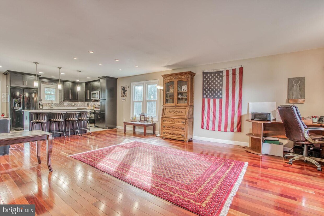 Foto principal - 1737 Disney Rd