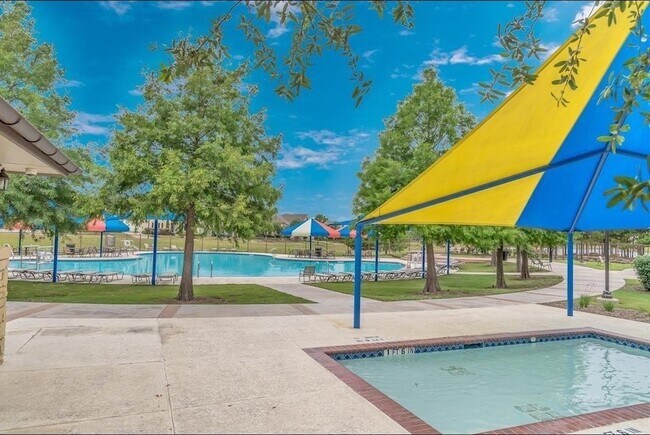 Foto del edificio - 5122 Raven Forest Ln