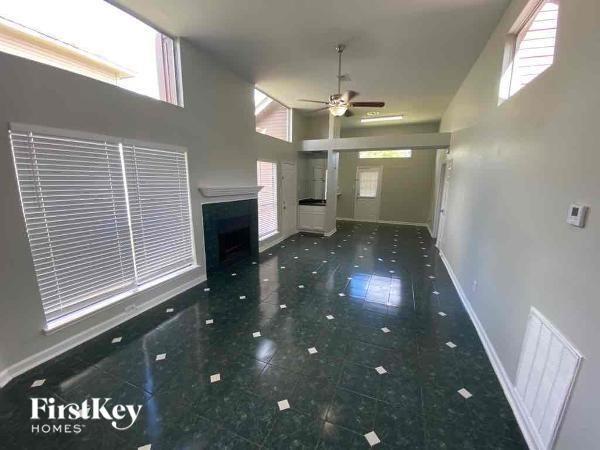Building Photo - 8418 Elm Lake Dr
