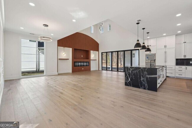 Foto del edificio - 120 Thome Dr