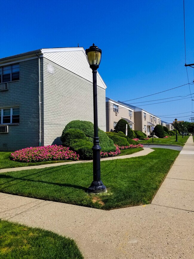 Patio 1 - Westgate Apartments
